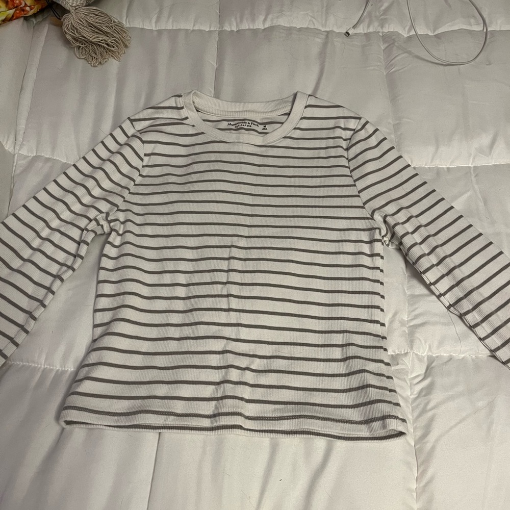 Long sleeve crop top